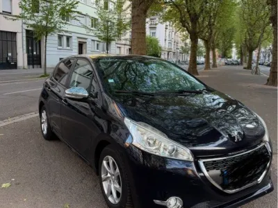 Peugeot 208 — photo 1