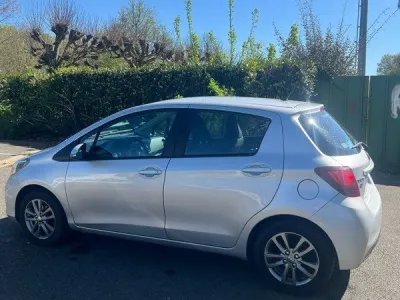 Toyota Yaris — photo 2