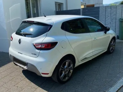 Renault Clio — photo 1